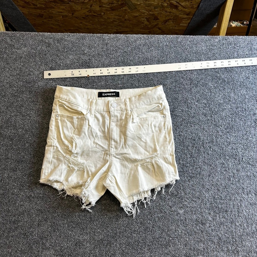 Express Shorts Womens Size 6 White High Rise Bermuda Distressed Raw Hem Stretch